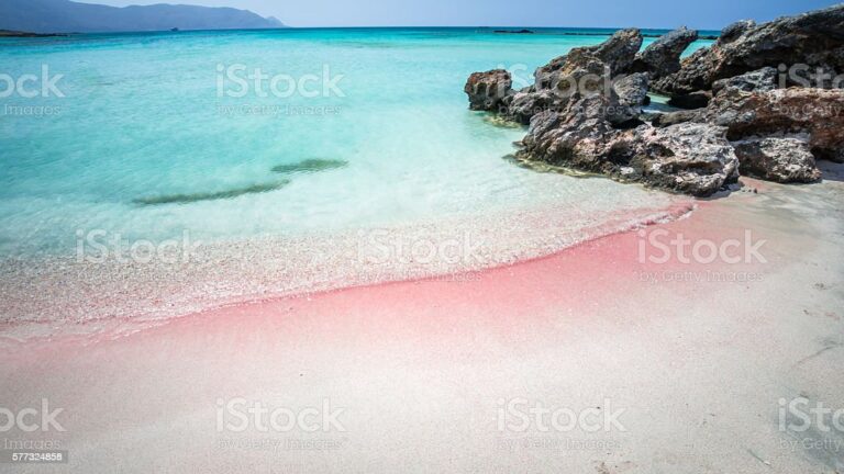 Elafonisi plaja cu nisip roz